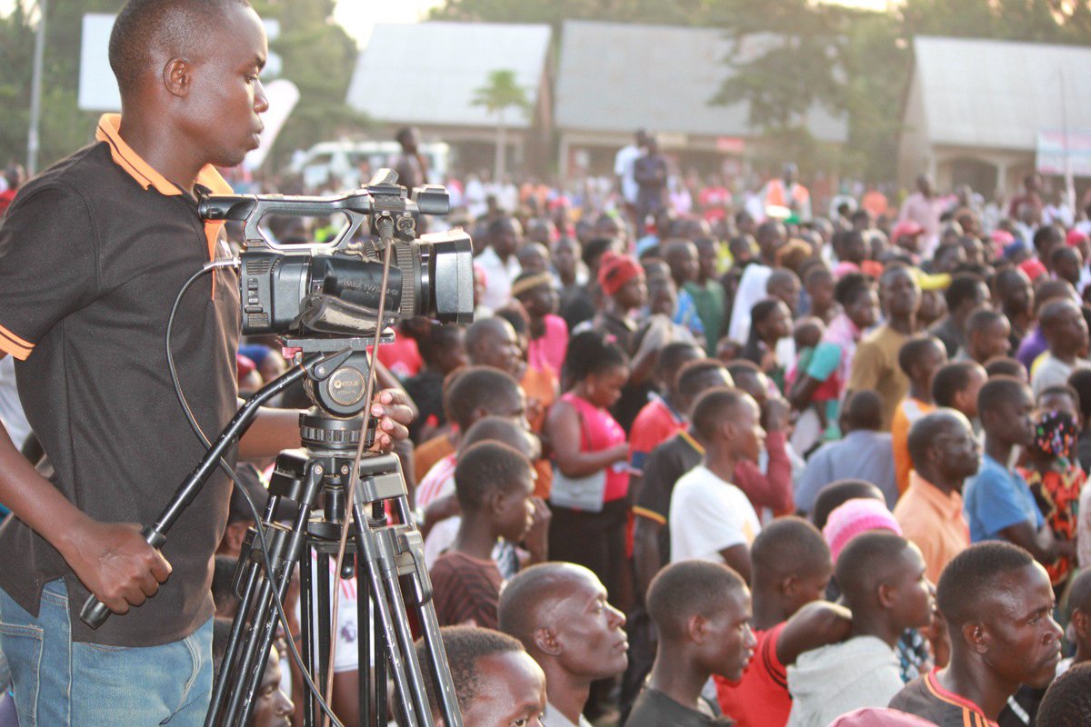 BalyekuMosesG's tweet photo. To all our viewers and listeners in Kagoma, Buwenge, Buwera, Buyengo, Butagaya, Mutai and Jinja District at large,
On behalf of the entire @877babafm and @babatvuganda family, I want to sincerely thank you for the love, trust and incredible support you continue to give us. You have made us more than just a media house, you have made us part of your community. 

What you have witnessed here in Buwera is only a glimpse of the experience we are preparing for you on 6th September at Bugembe Stadium.

As the Chairman of Baba FM and Baba TV, I invite you to come and be part of this historic celebration. We are bringing together entertainment, talent, culture, laughter and the people of Busoga under one roof.

This is #Ekitudha #Gundimu. This is our celebration. This is your celebration.

See you at Bugembe Stadium on 6th September!