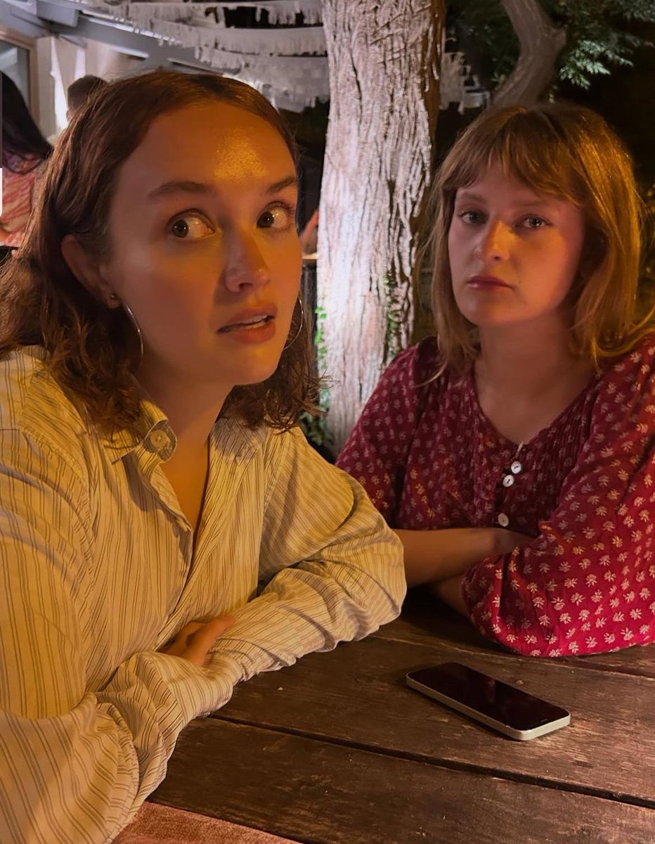 zatanasupremacy's tweet photo. olivia cooke and phia saban i love you https://t.co/Mb5F6MpdcD