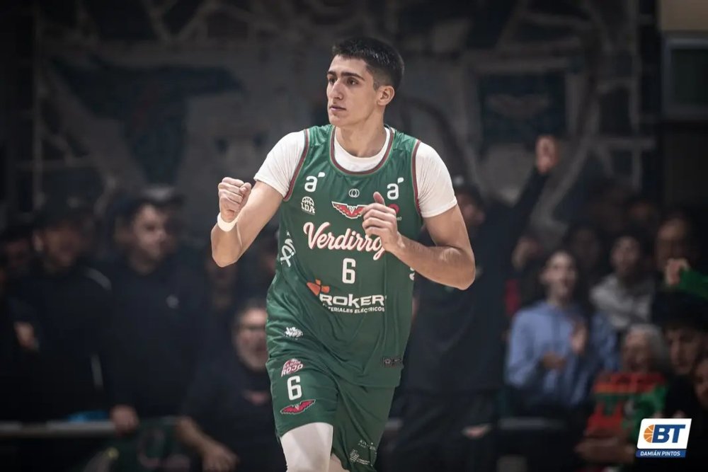 BasquetTotal's tweet photo. #LDAxBT | "ESTAR EN VERDIRROJO ES UN ORGULLO TREMENDO"

Camilo Abracinskas tuvo un gran ingreso desde el banco en la victoria de Verdirrojo 84-75 sobre Olimpia, por lo que tras el juego hablamos con el juvenil.

📝 @Mcaballero_03

👉 https://t.co/kHfFDRS1rh https://t.co/zGyrZSEbxP
