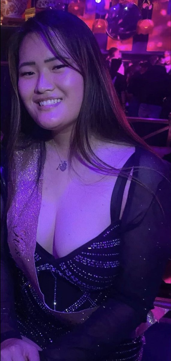 EllaHxex's tweet photo. Does anyone even like asian irl?? https://t.co/Rjc3yAnrCu