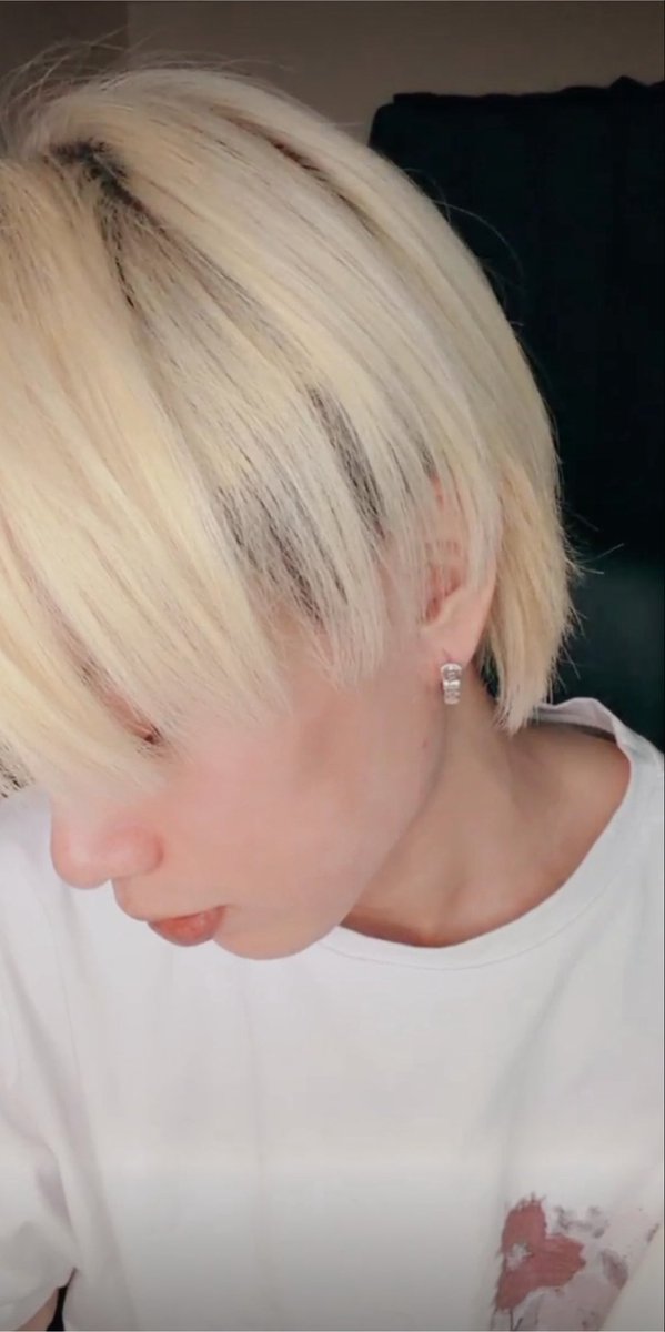 _____22429's tweet photo. 髪の毛のこの辺がいいなーと思うんやけど
見てたら自分も切りたくなってくる✂️ https://t.co/F06PZQhEUv