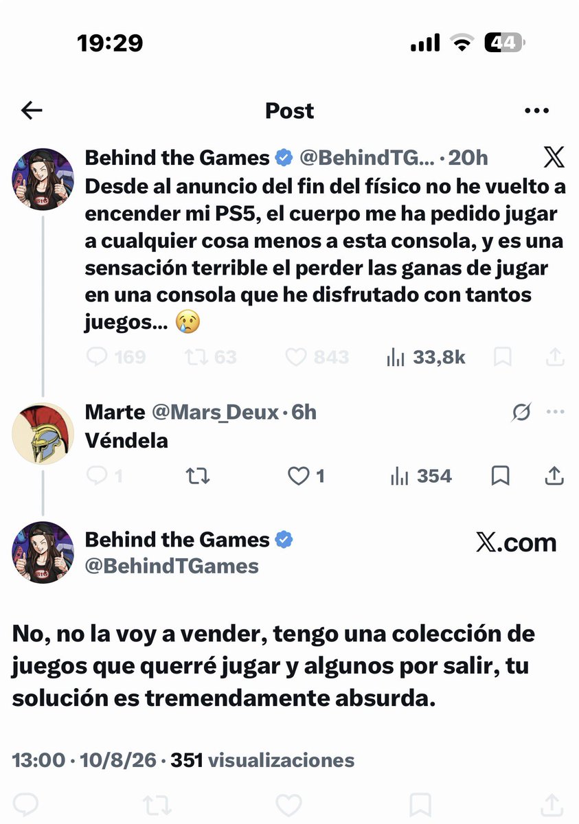 AlmuBt87's tweet photo. Pasó de «el cuerpo me pide jugar a cualquier cosa menos a esta consola» a «tengo una colección que querré jugar y títulos por salir» en un solo tuit. El bajón le duró lo que tardaron en decirle que la vendiera. 🤡 https://t.co/O9G7t1ncJY
