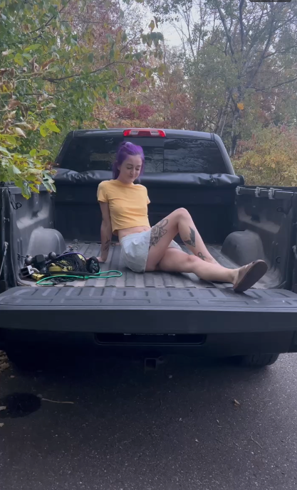 OutdoorWiscgal's tweet photo. Tailgates and mini skirts. https://t.co/KoeCwAUZhm