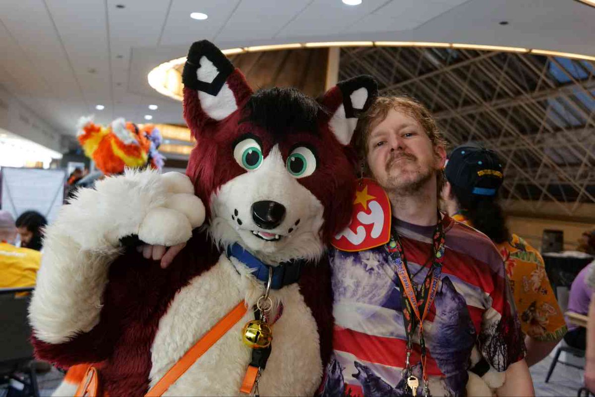 BlackDevilWolf's tweet photo. Another awesome Picture of me and @YipMeew at Furrydelphia, Picture Taken by @StrykerJackal https://t.co/rED1RDh0fl