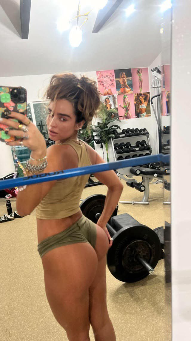 uuuu3534's tweet photo. Bwc making tribs of sexy celebs🤤🍆
Dm me
(My tribs in post) https://t.co/iSDPZdfCZa