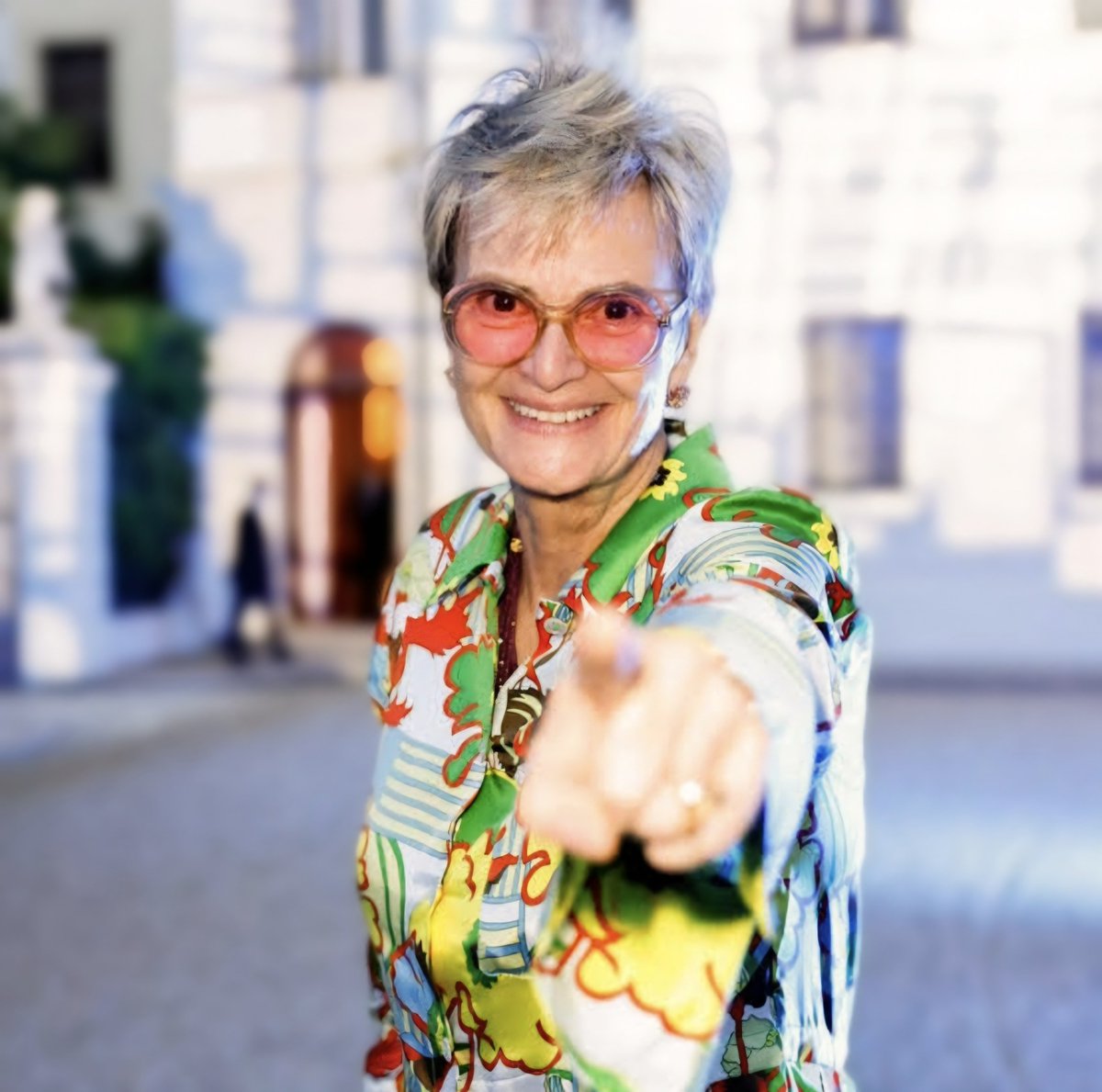 DBSFeld's tweet photo. Gloria for #Bundespräsidentin!
Bist Du dabei?! 🫵

#Merkel to be in the dock https://t.co/68KqOj8Vtf
