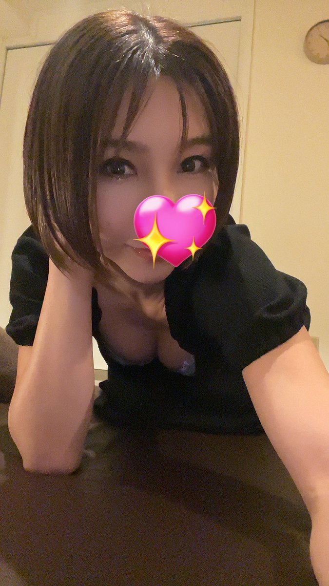 miowatalereve's tweet photo. 今日も1日ありがとうございました😇
会いに来てくれて嬉しかったよ✨
お客様に
X見たよー
サブ垢見たよー
って言われて嬉しかったな(●´ω｀●

オヤヌミ💫良き夢をー✨✨ https://t.co/pkqnULdpiT
