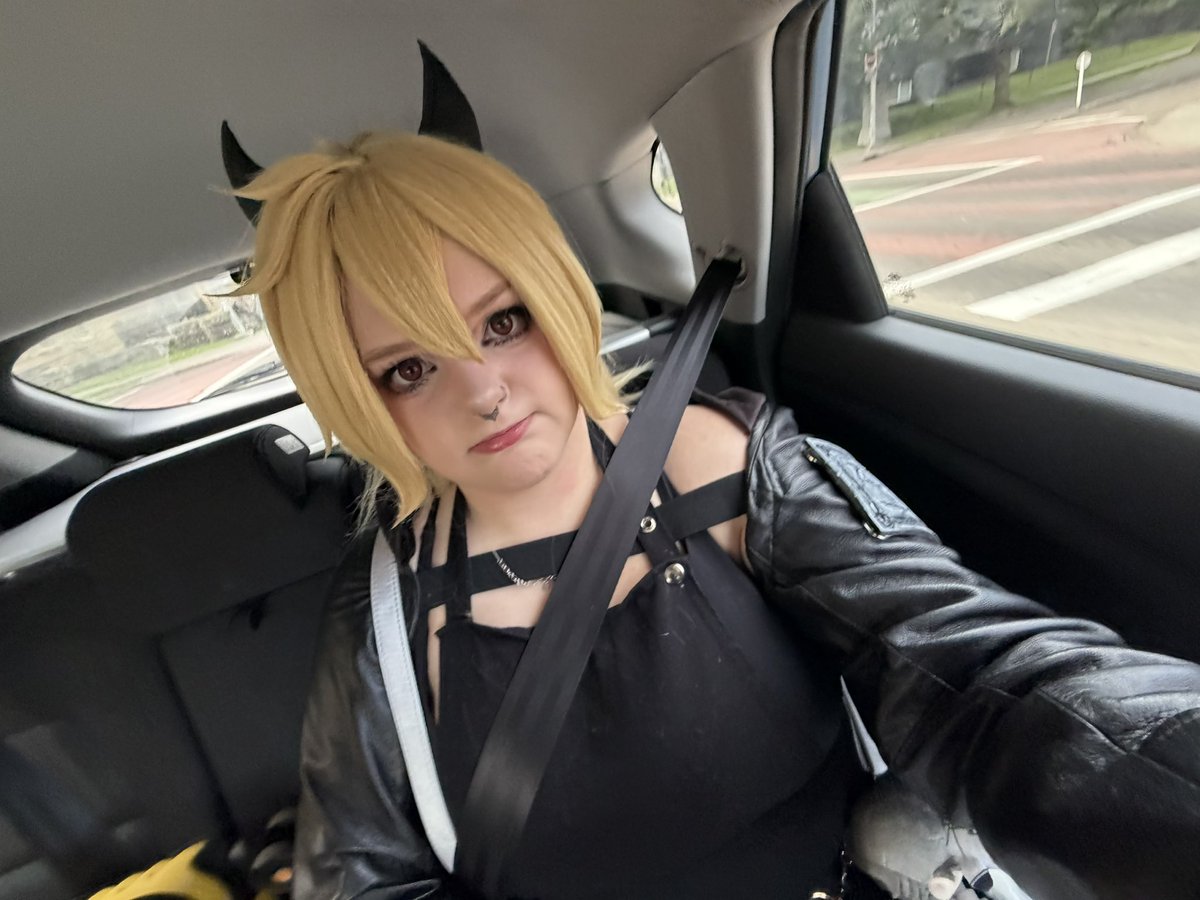Rinoyoru's tweet photo. Copying aerith,,, ANIMETHON WAS BEAUTIFUL!!! This was me all 3 days 😝❤️‍🩹 #animethon https://t.co/h4Ku3oKuCU
