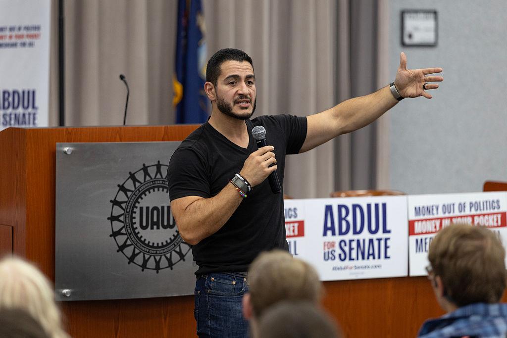DecodedNewsHQ's tweet photo. Abdul El-Sayed just got the Obama call. Barack Obama personally spoke with Michigan’s Democratic Senate nominee following his primary upset, as Democrats move to unite behind El-Sayed for the general election. https://t.co/RKXi2Mbg41
