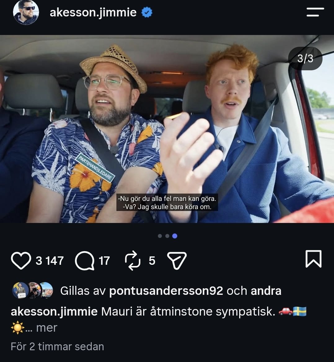 SDTobbe's tweet photo. Är det någon som förstår logiken i att "Mustige Mauri" både intervjuer Jimmie Åkesson och hyllar att Fröken Snusk blev avbokad från en spelning pga låt med samma Jimmie Åkesson? 

Borde inte Mauri utifrån samma logik själv bli avbokad framöver? https://t.co/VkWkdCzZOZ