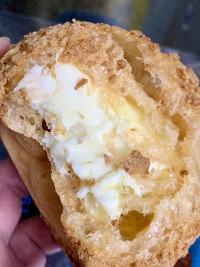 Matthew92902442's tweet photo. Just got a bag of buttery cheese puffs, and they’re so good I can’t stop munching—sharing the joy with anyone who needs a tiny pick-me-up today ， https://t.co/Miidr21izu