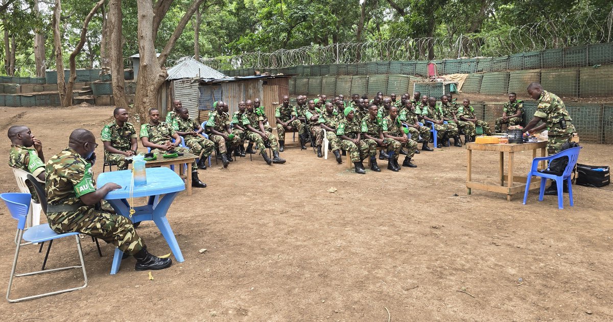 UNMAS's tweet photo. 🛡️Building self-reliance on Somalia’s frontlines!
UNMAS/UNSOS  delivered ToT on Explosive Hazard Awareness &amp; IEDD in Hirshabelle. Certified @aussom_ peacekeepers are now back at FOBs training their own units—backed by ongoing UNMAS mentorship to boost force protection &amp; peace. https://t.co/vtizs9h9tC