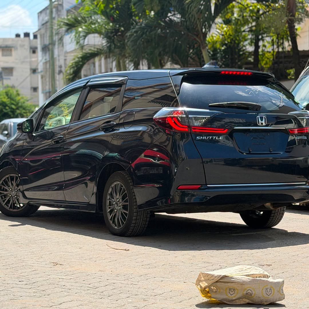 alasirimotors's tweet photo. FRESH IMPORT HONDA  SHUTTLE  PREMIUM GRADE 
2019 Model
1500cc
Low mileage 
Transmission  Auto 
Petrol 
Navyblue 
Fog lights 
Alloy trims 
Running daylights 
Multifunctional steering 
Powered windows 
Powered steering 
Inbuilt Navigation Screen 
2wd 

Asking Price Ksh 1.850M https://t.co/m2JFFqO1RS