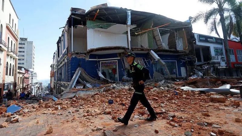 inevita_ble's tweet photo. ¡Hola chicos! 
Un terremoto de 7.4 sacudió Colombia, dejando decenas de víctimas, 50 muertos hasta ahora y graves daños en varias ciudades como Cali, Pereira y Manizales.

Estaré recopilando en este hilo las formas verificadas de donar y ayudar.
Si no puedes donar, difundir también es ayudar.