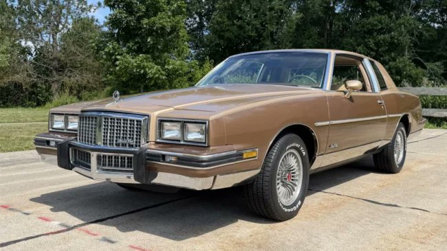 ClassicCarsNews's tweet photo. The Pick of the Day, a low-mileage 1985 Pontiac Grand Prix, is listed for sale on https://t.co/31hEtO0EL8 by a private seller in North Ridgeville, Ohio.

https://t.co/KtDJGhnKfS https://t.co/elTtqjUSfz