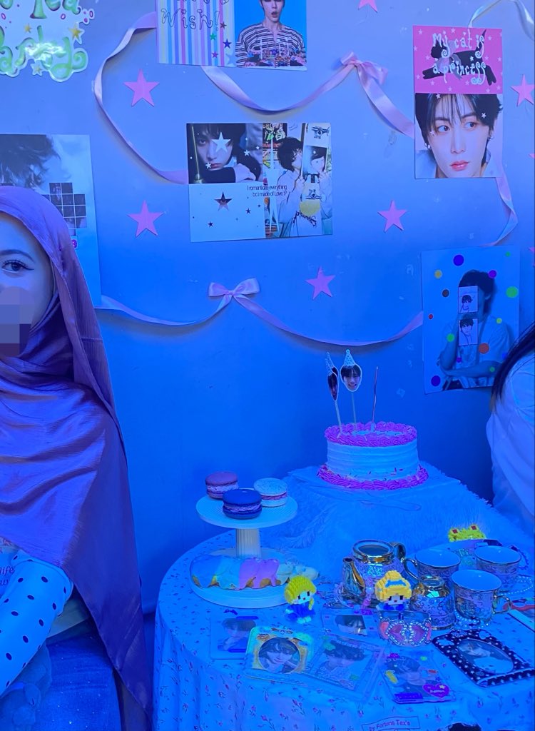 fishinamountain's tweet photo. sepotong perayaan untuk si cantik!
#PrincessTeaTimeParty 🩷🎂🌺 https://t.co/Mu2pbJkdd5