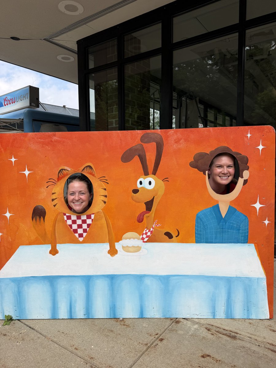HydriteCo's tweet photo. The @wistatefair kicked off last week, and our team is proud to give back! Through #HydriteHelps, volunteers joined @hungertaskforce to collect donations at the gate and support the fight against local hunger 💙 Thank you volunteers! Learn more: https://t.co/UkBQhznKJx https://t.co/YIOGbrJhm1