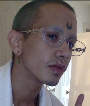 TPSOperations's tweet photo. MISSING:
Tobias, 27
- last seen August 9 @ 3:45pm in the Queen St W & Ossington Ave area
- described as 5'2, medium build, dark buzz cut hair, clean shaven, numerous tattoos
- last seen wearing grey v-neck with hearts, grey Nike sweats, Kappa sweater, dark green bucket hat, and khaki backpack
#GO1658587
^se