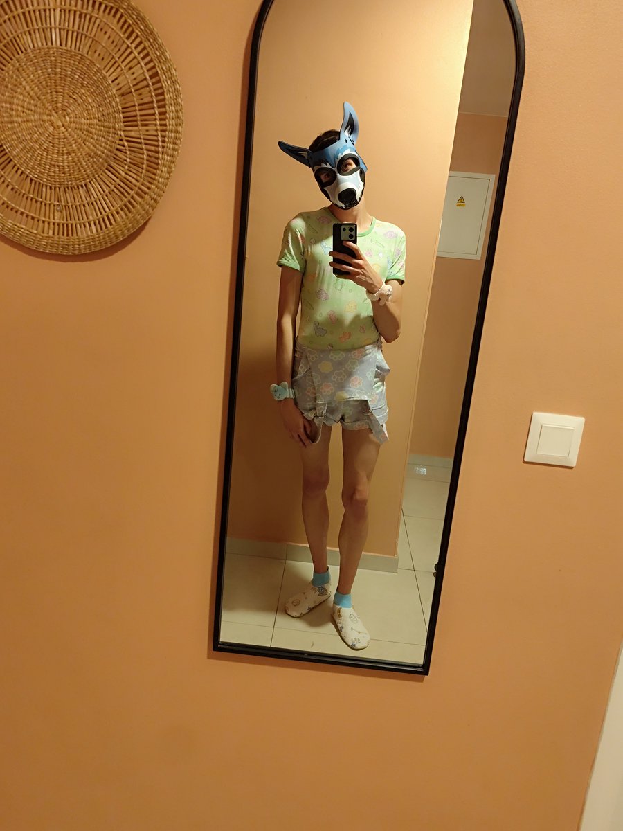 puptynty's tweet photo. Puppy fit for the night https://t.co/8WQlQ3ul5h