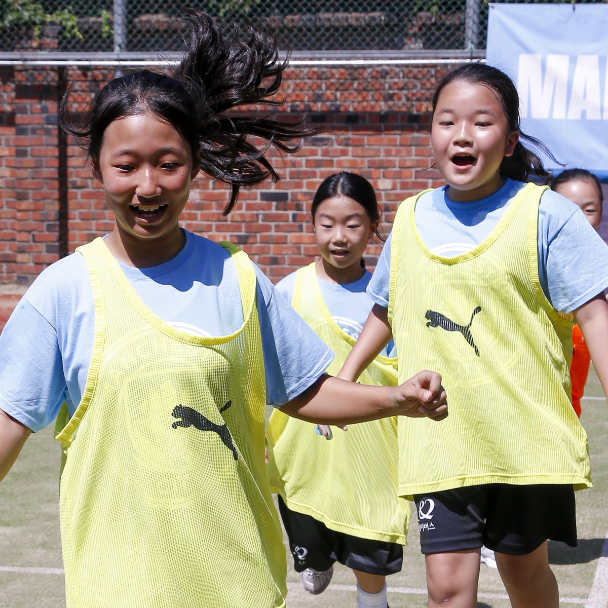 ManCity's tweet photo. Inspiring girls through football in Seoul 🩵

Together with the British Embassy Seoul and @GoodNeighbors, we welcomed 30 girls for a day of coaching, confidence-building and learning, on and off the pitch ⚽️ https://t.co/5HOYuv4iXf