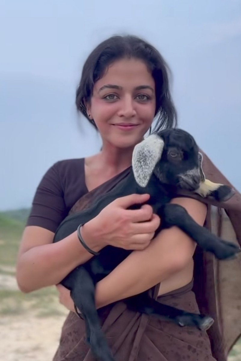 TheMDNX's tweet photo. Wamiqa and Yash boss ❤️‍🔥 !!

#ToxicTheMovie #Yash https://t.co/ubjZ7PW7Js