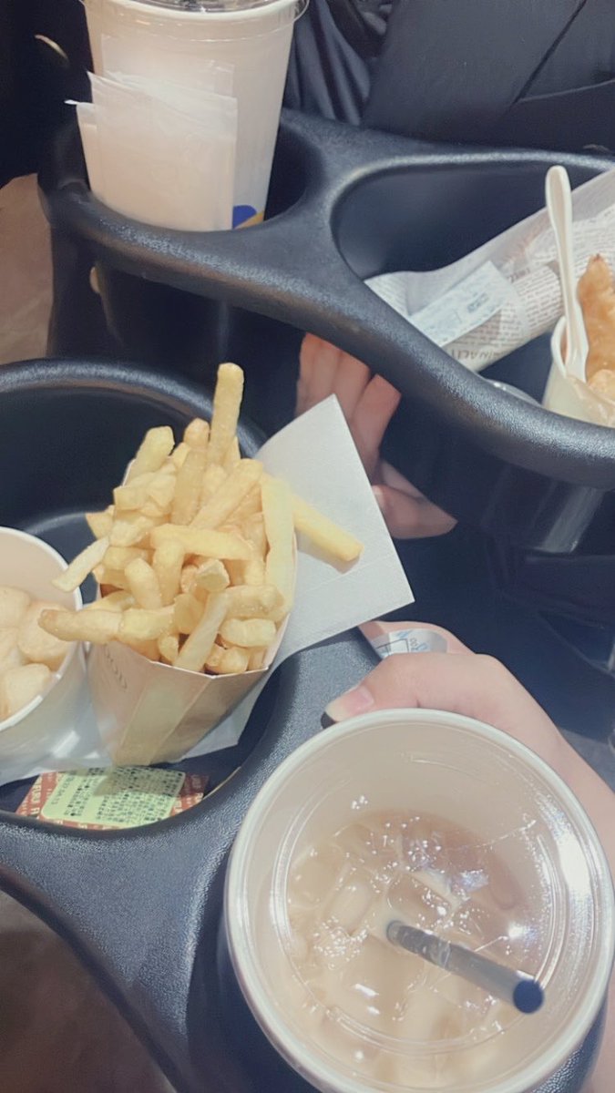 EoiasFz's tweet photo. 見てきましたわよ
普通に大人が見ても色んな意味合いが取れてとってもBADに入りそうな話をあえて子供向け風にしてる作者の癖がおもろしいし、それを見た子供が数年後成長してもう一度見た時どんな反応をするのかとか、現実ってそうよね上手く行ってるようで行かないよねと面白かった https://t.co/mNn4tn0S7e