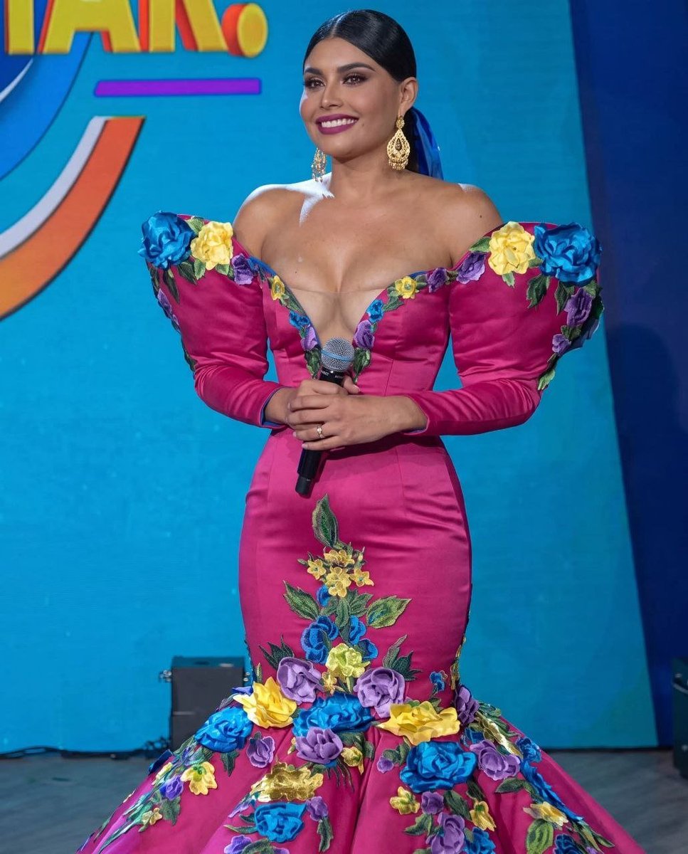 IsmaelCasi94962's tweet photo. Kristal silva que ricas pechugotas una buena rusa con ese par de tetas
https://t.co/d2kpxdFh4A https://t.co/cXsFOMqoJH