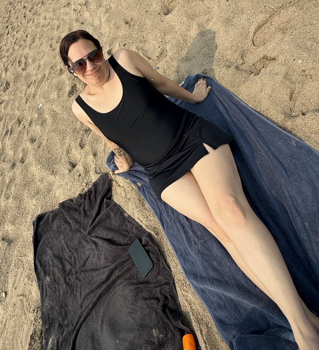 MommaShell2013's tweet photo. Day at the beach relaxing! https://t.co/tsZHUXSAUd