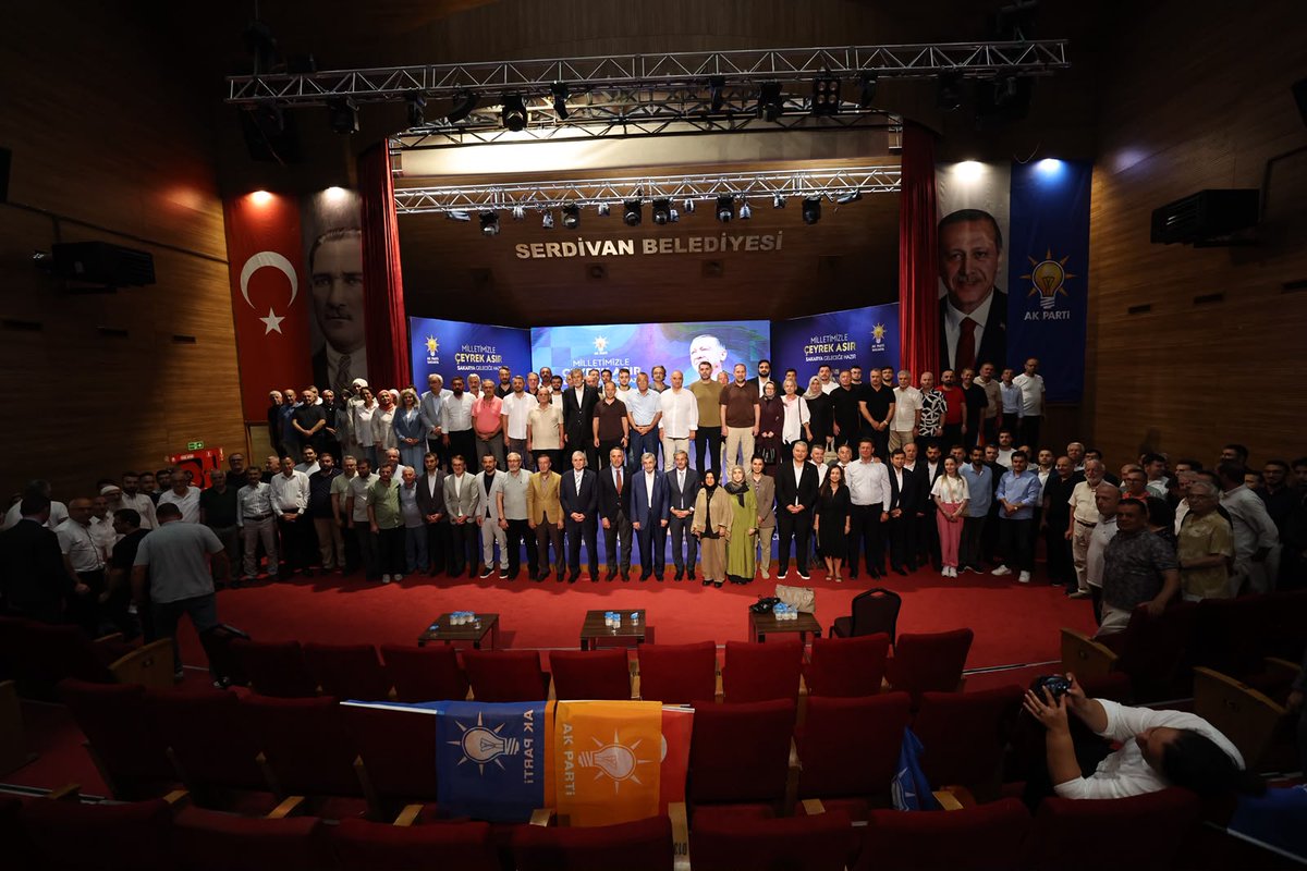 sbYusufAlemdar's tweet photo. Değerli dava arkadaşlarımızla birlikte AK Parti İl Başkanlığımız tarafından düzenlenilen AK Parti’mizin 25’inci kuruluş yıl dönümü programına katıldık.

Kuruluşundan bu yana davanın bir neferi olmak, Genel Başkanımızın ve Sayın Cumhurbaşkanımızın yol arkadaşı olmak şükürler olsun bizlere nasip oldu.

Rabbim hepimize güç, kuvvet versin. Ağzımızdan çıkan her cümlenin hesabını verecek gibi konuşursak, sağa sola savrulmadan iyi niyetle çalışırsak hepimizi daha iyi bir gelecek bekliyor. Allah hepimize kardeşliğimizi sürdürmeyi nasip etsin.

Bundan sonra da yolumuz uzun, yükümüz ağır.
Rabbim hep birlikte nice hizmetlerde, nice hayırlı işlerde bulunmayı nasip etsin.
Yolumuz açık, birliğimiz daim olsun.

Milletimizle Çeyrek Asır, Türkiye Geleceğe Hazır 🇹🇷
@Akparti