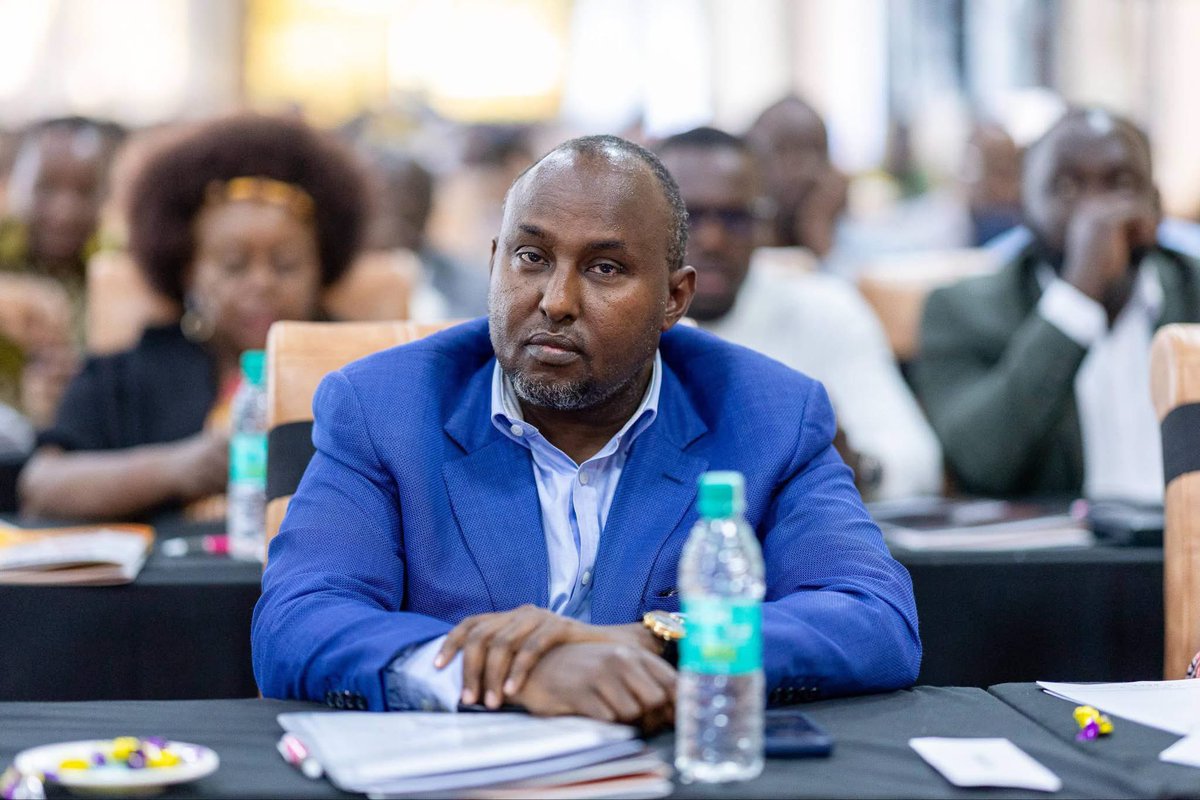 RobertAlai's tweet photo. Attendance of Broad-Based PG;

312 MPs out of 349
48 Senators out of 67
Governors out of 47 

Then someone tells you that the ODM-UDA coalition is dead. Serious jokers in Kenya. https://t.co/Fvr4n1yCLk
