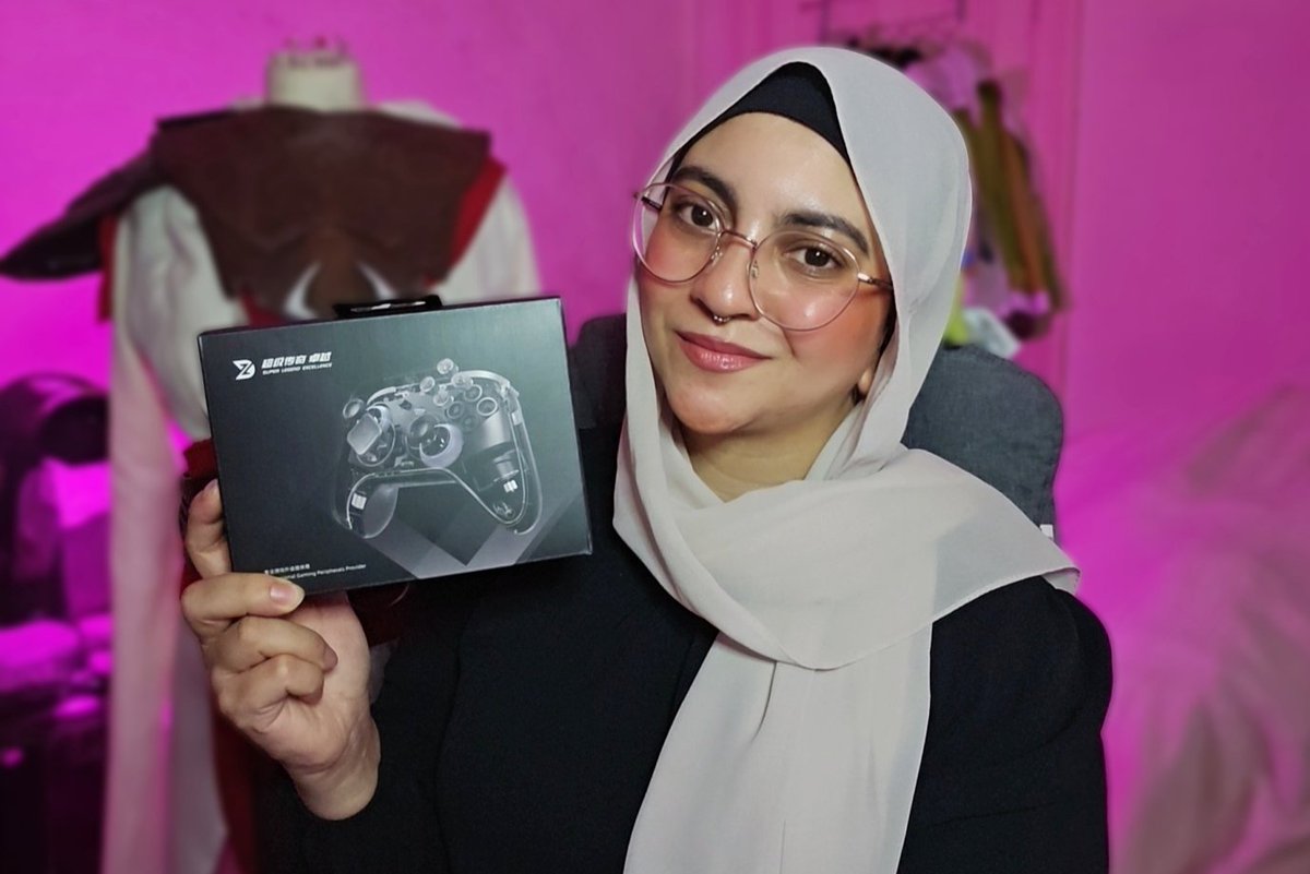 HijabiHoo's tweet photo. Huge thanks to @ZDGamingtech for sending me the Super Legend Excellence 8K controller! 🩷

I've been playing Apex Legends with this for a week now and it has absolutely changed the game for me! 

#controller #gamer #streamer #gamergirl #zdgaming #xbox #pc [gifted] https://t.co/vOI2ygrsX9