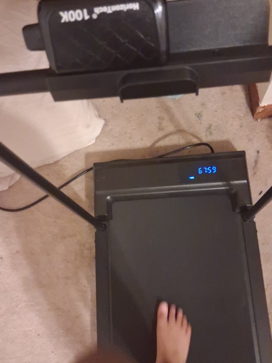 hypersexual0000's tweet photo. Mmh mi so sweaty good thing i got naked https://t.co/evULnf4z7B
