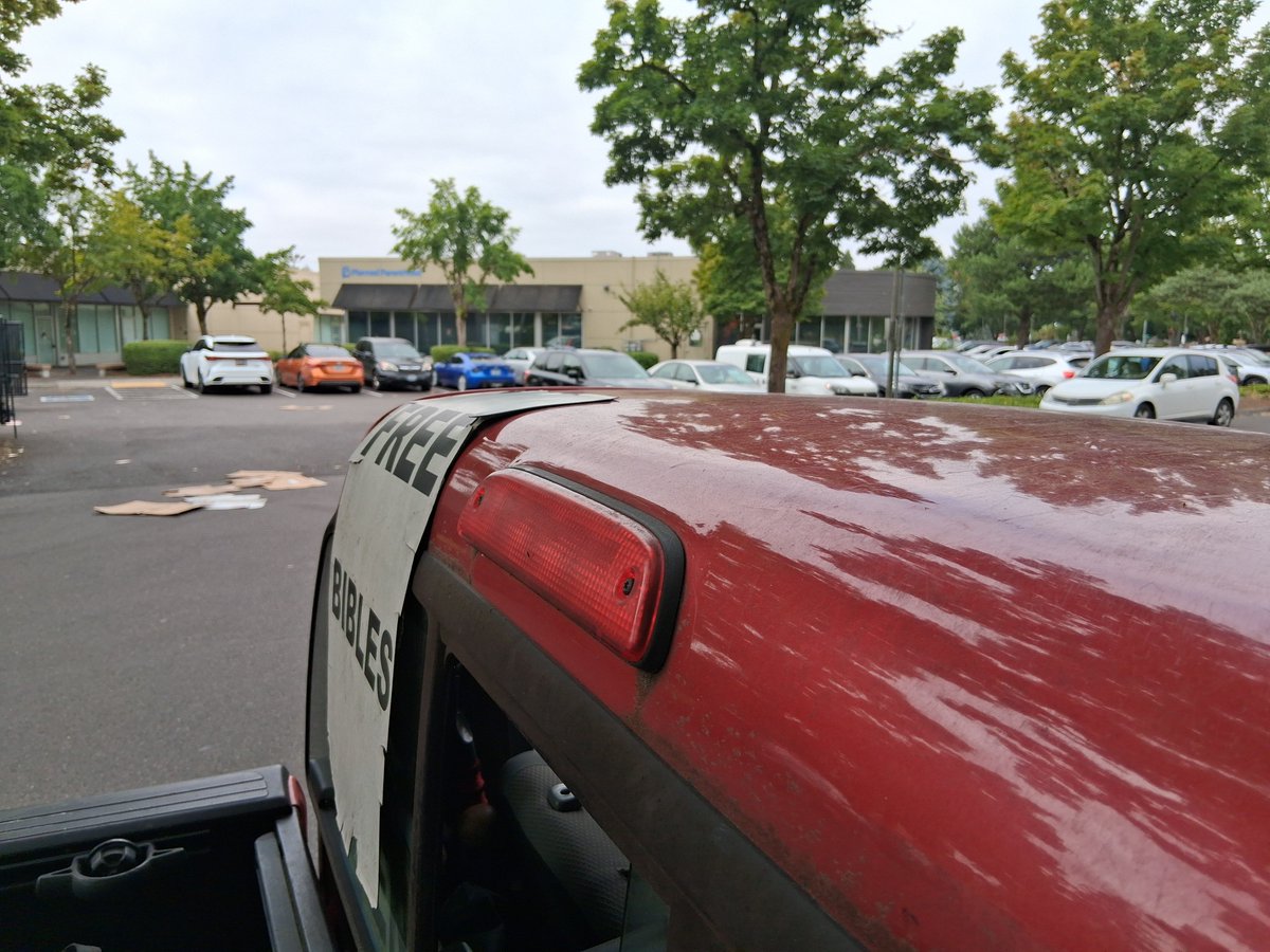 BiblesForFree's tweet photo. I'm considering sitting at Planned Parenthood on a different day of the week since Monday Afternoon seems to have staff taking all on-street parking

Nevertheless, today I am content to park on the other side of the street directly across from the entrance

#SaveTheBabyHumans https://t.co/bNBu7YySkv