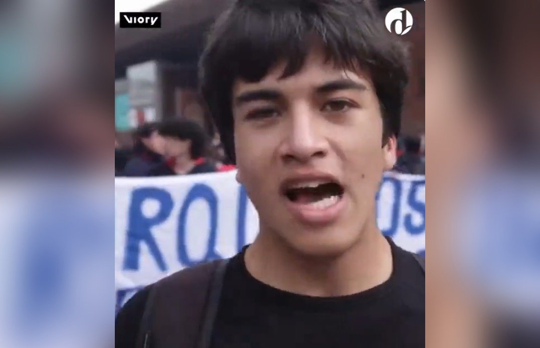 GAMBA_CL's tweet photo. Video confirma que los secundarios que salen a protestar son retrasados mentales https://t.co/uhnPZSXnYC https://t.co/uaG6imci78