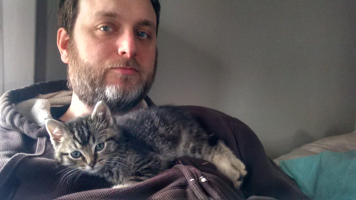 DarrenYuvan's tweet photo. Lost my best buddy today after 12 years. He got me through 2 major back surgeries. Here's us the weekend I got home from the hospital back in 2016. I'll miss you, buddy. 😢 https://t.co/C887Q5w0iU