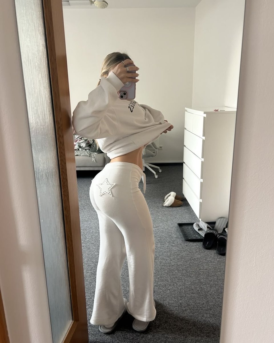 Cansuxxxa's tweet photo. https://t.co/CzHkVAWwHn