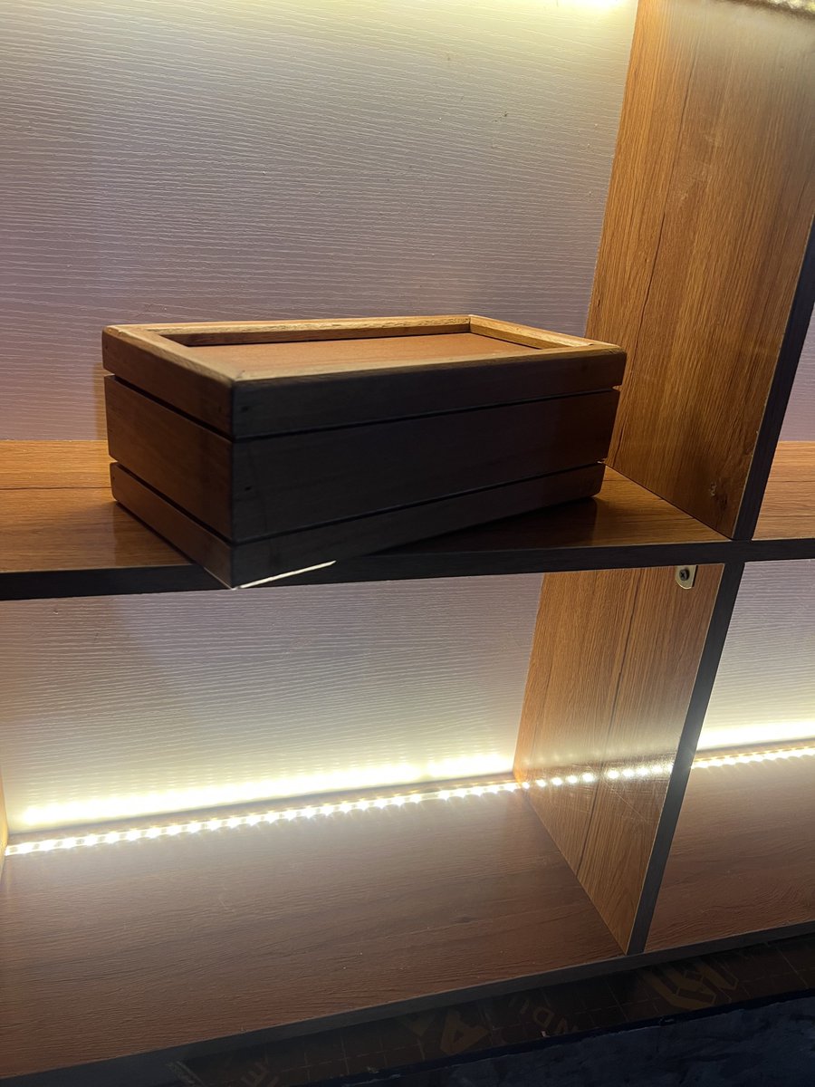 reeyointeriors's tweet photo. Made this 1 0f 1 kolo (saving box) with style 
And it’s going for just 50k 
🔥🔥🔥Fastest finger!!! #BBN https://t.co/h4nzANLBtH