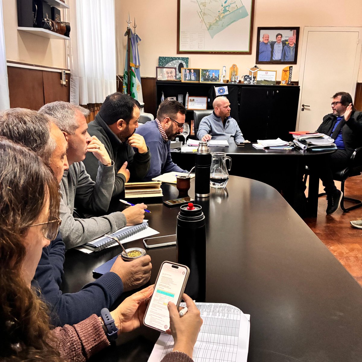 Leot14's tweet photo. En📍#MarChiquita nos reunimos con el Intendente y autoridades municipales para avanzar en la organización del 7° Congreso de Educación Física y Deportes de la @BAeducacion.
Cuando PBA💙 y los municipios trabajan mancomunadamente, se fortalecen las políticas públicas y se amplían las oportunidades de formación para nuestros docentes.
➡️Seguimos jerarquizando la Educación Física Bonaerense, con más Capacitación permanente.
👉🏻Educación Pública Siempre♥️.
@Kicillofok @WWischnivetzky @flaviaterigi