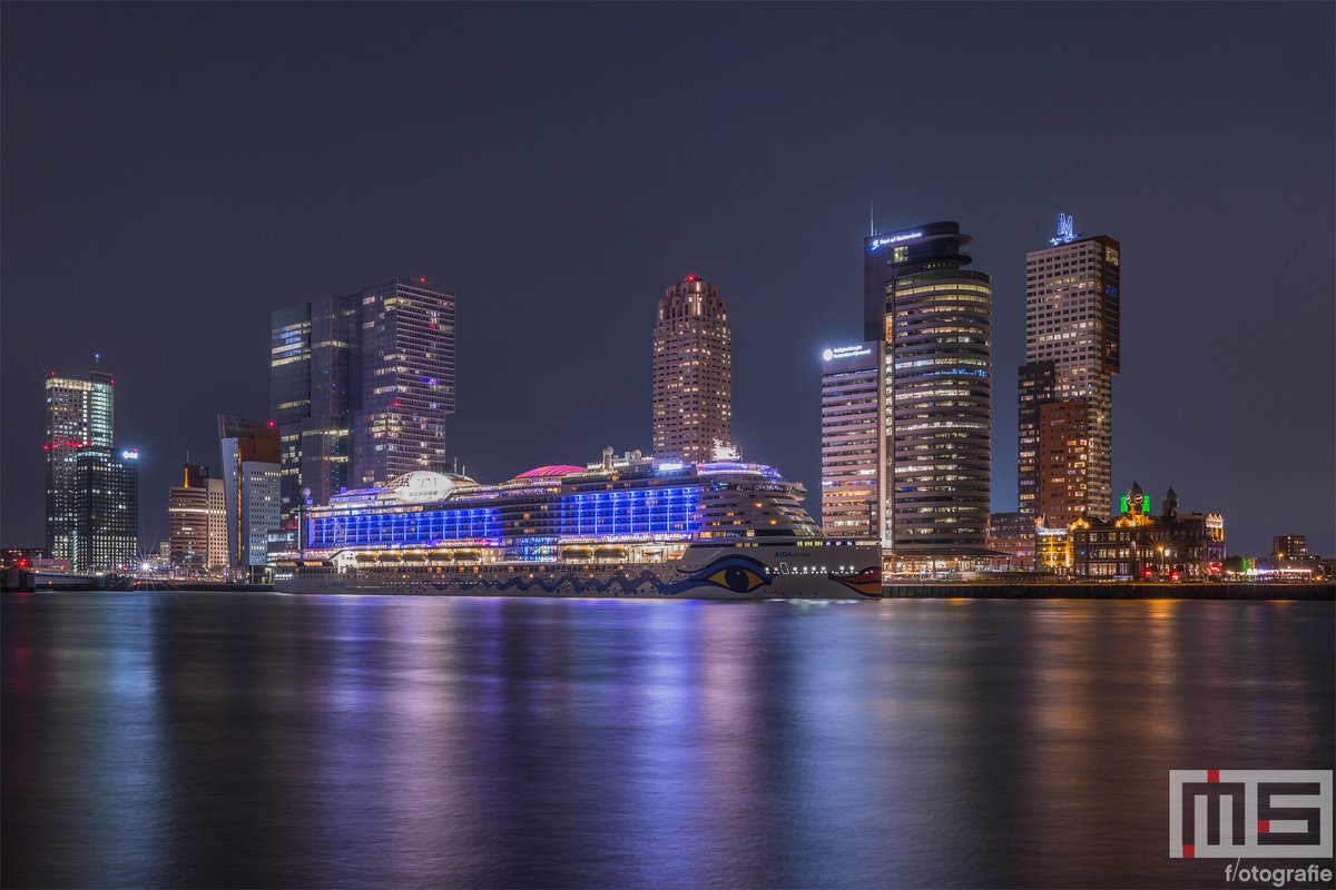 marcvanderstelt's tweet photo. Het cruiseschip Aida Prima vanuit de Veerhaven in Rotterdam by Night
.
.
.
Meer op: https://t.co/NZHAwkj6ub

#architecture #rotterdam #fotograaf #photographer #skyline #cityscape #aidaprima #nightphotography #nightphoto #cruiseschip #architectuur https://t.co/0DNgIIo14c