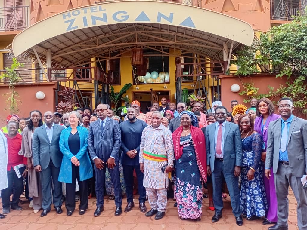 RefugeesCmr's tweet photo. Over the weekend in Bafoussam, UNHCR, #GIZ & local partners reviewed the results & lessons of #PESoP.
The project registered 3️⃣2️⃣,7️⃣0️⃣0️⃣ #IDPs & strengthened local systems to support evidence-based inclusion and durable solutions.
Thanks to @GermanyDiplo for its support https://t.co/khGYRb4XkM