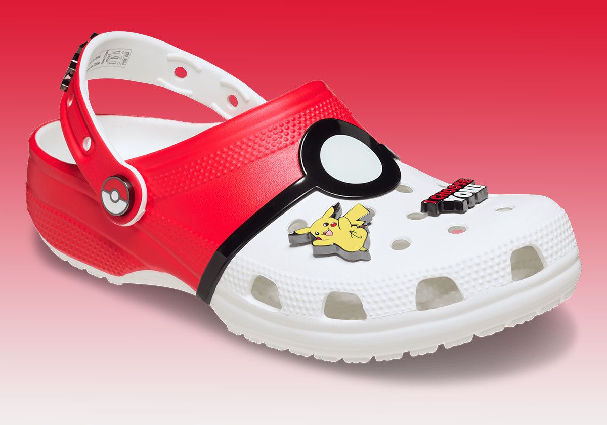 SneakerNews's tweet photo. Pokémon's 30th anniversary run continues with a Crocs Classic Clog inspired by Poké Balls 💬 

🗓️ Dropping 8/28

Learn more >> https://t.co/VvdAEqwbZH https://t.co/UoNRkc9y9l