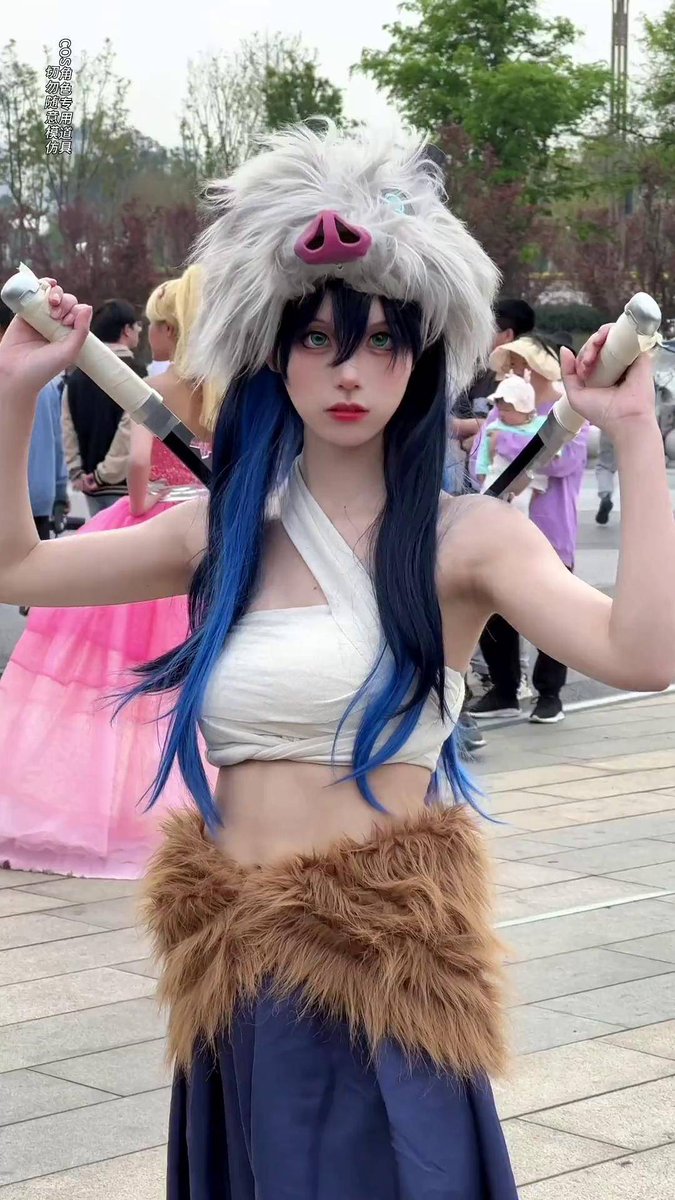 DrugDrivers's tweet photo. Just had the best weekend at the local anime con! Met amazing cosplayers, got exclusive merch, and screamed over my favorite anime panels. Total 10/10, already counting days till next year! https://t.co/Pn7LymOkVK