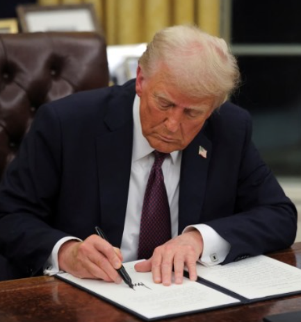 libsoftiktok's tweet photo. BREAKING: President Trump to sign a new Executive Order targeting childhood vaccination requirements and parental rights.

The order will direct the DOJ to investigate states that may have violated religious freedoms, parental authority, and medical exemptions. https://t.co/qG0WZMCage