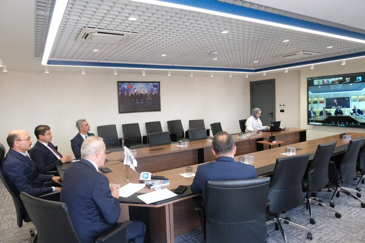 turkegitimsen's tweet photo. TÜRKMENELİ ESAS OKULLARINDA GÖREV YAPAN ÖĞRETMENLERE YÖNELİK “SOSYO-KÜLTÜREL AİDİYET, AİLE KATILIMI VE KAPSAYICI REHBERLİK EĞİTİMİ SERTİFİKA PROGRAMI”NIN AÇILIŞI GERÇEKLEŞTİRİLDİ 
https://t.co/yrQPeCumZJ https://t.co/fLcoGBoF4P