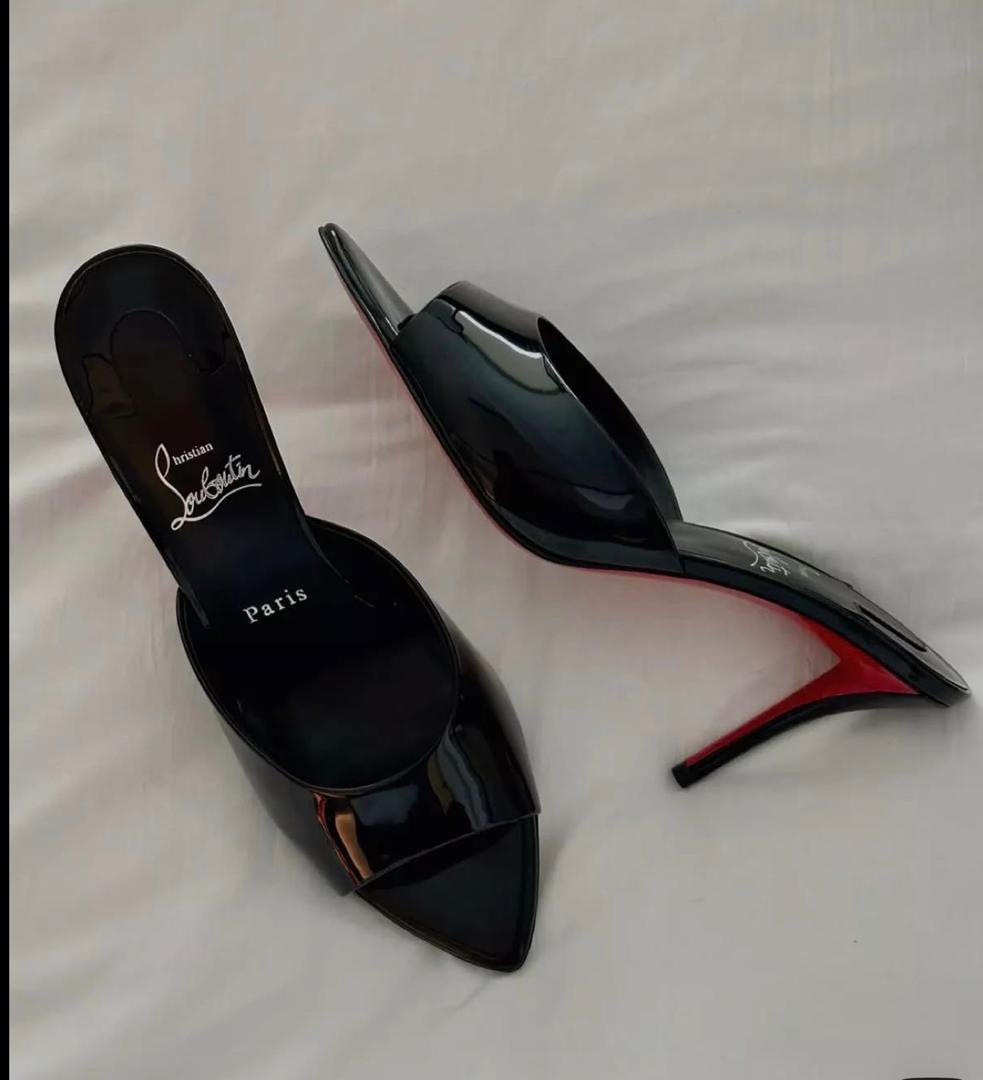 the_beigeshop's tweet photo. You don’t know what she’ll like? Get her either of these. 

🏷️ 33,000NGN https://t.co/2zsQEPzNBh