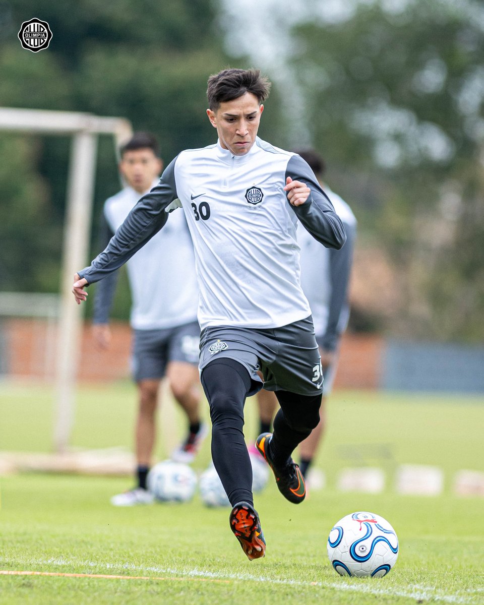 elClubOlimpia's tweet photo. ¡Nuevo entrenamiento de cara al decisivo encuentro del jueves! 💪🏻⚽️ https://t.co/qN2SNWWUm2