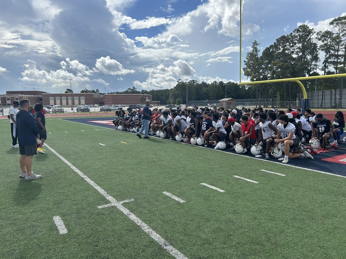 Coach_Coats's tweet photo. Thank you to the Dominion Church International for coming out and supporting @ATASCOCITA_FB 

1-0

#TheAWay 🅰️ #TDE https://t.co/0fRTh0INA4