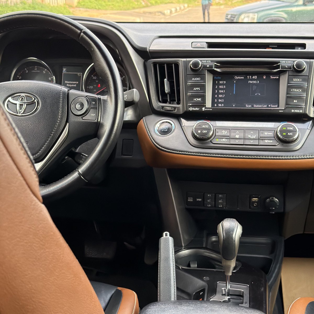 WutaMotorsNG's tweet photo. Foreign Used Toyota RAV4 XLE🔥🔥
Year: 2018
Custom duty: Paid
Price: N26.5M
Location: Abuja 
Call/Whatsapp 08056139710 https://t.co/TIyXyAErvy