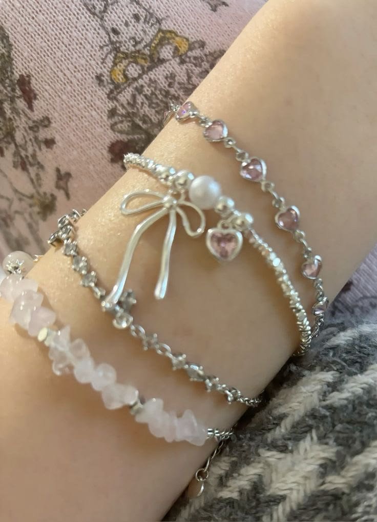 mochibratti's tweet photo. How my pinterest sees me!

⟡  phone case 
⟡  nail art 
⟡  accessory 
⟡  hair model https://t.co/r0UfD52PDB