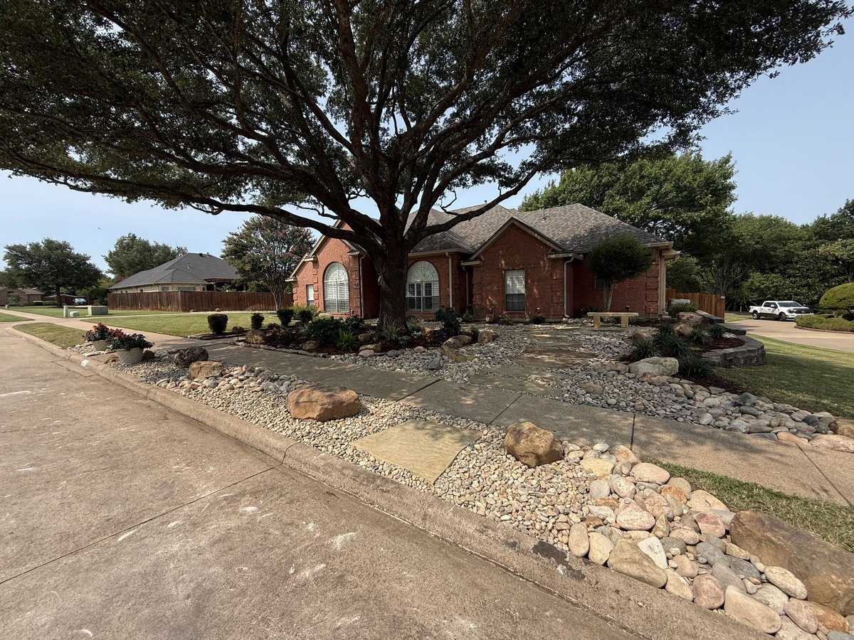 lwlandscapingtx's tweet photo. Your flower beds deserve a refresh! 🌿

Fresh mulch, colorful plants, natural stone &amp; thoughtful design can completely transform your home's curb appeal.

Ready to give your landscape a fresh new look? 🌸

📞 (469) 529-7696

#LWLandscaping #MidlothianTX #Landscaping #CurbAppeal https://t.co/f8XCw1GrpJ